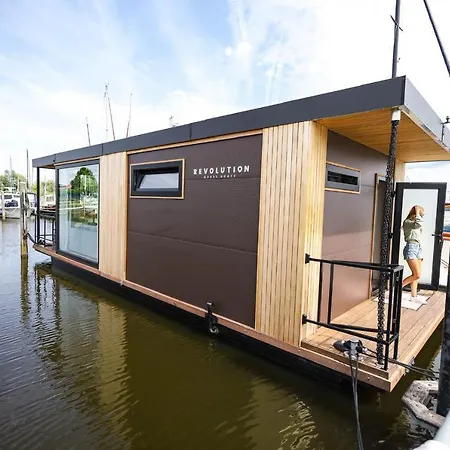 Botel Revolution Houseboat